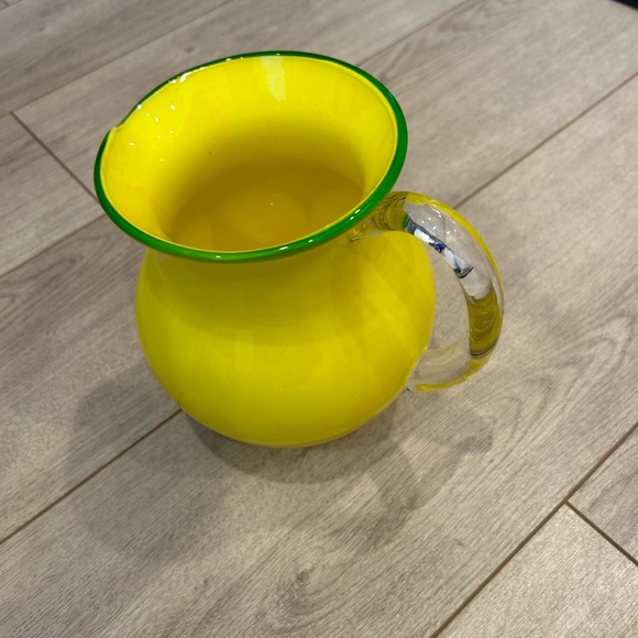 Vintage Vibrant Yellow Beverage Pitcher 7 1/4” H w/an Opening Diam. of 5 1/4”. - Picture 8 of 8
